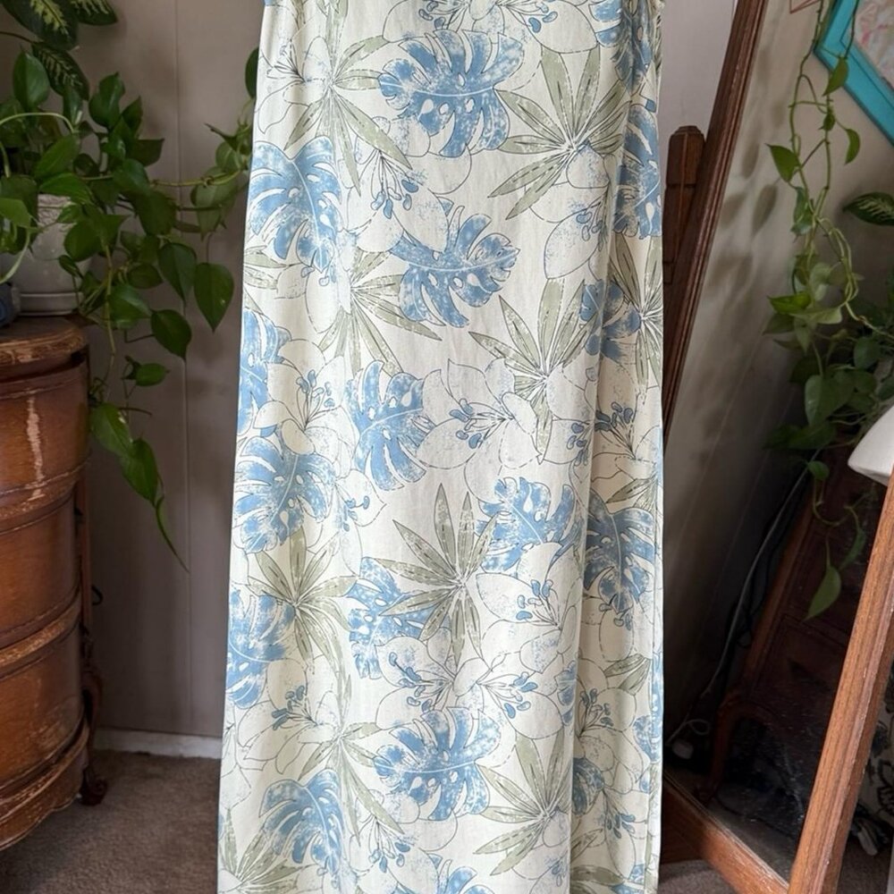 Light Green Tropical Pattern - image 1